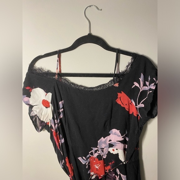 Charlotte Russe wrap around mini floral dress | size Large - Picture 5 of 5